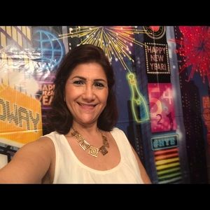 Meet your Posher, Leonor